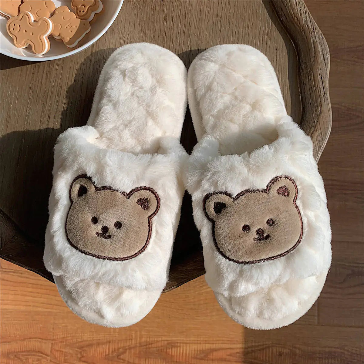 Charming Bear Plush Women's Slippers for Fall/Winter