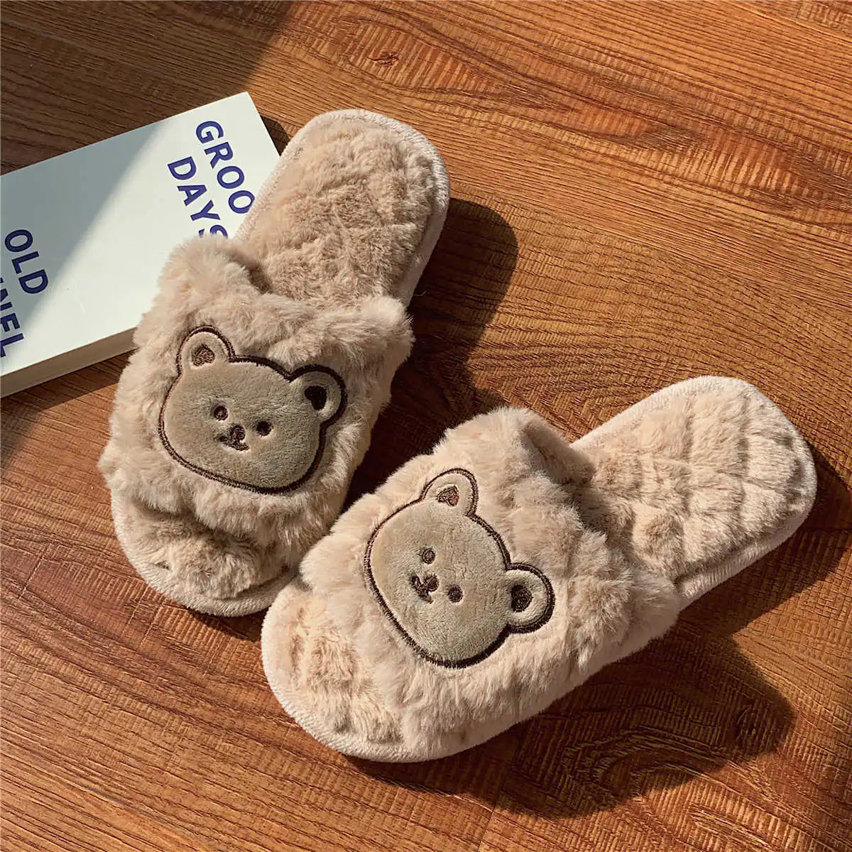 Charming Bear Plush Women's Slippers for Fall/Winter