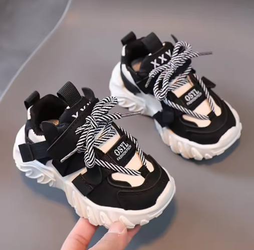 Chic Kids’ Jogger Sneakers