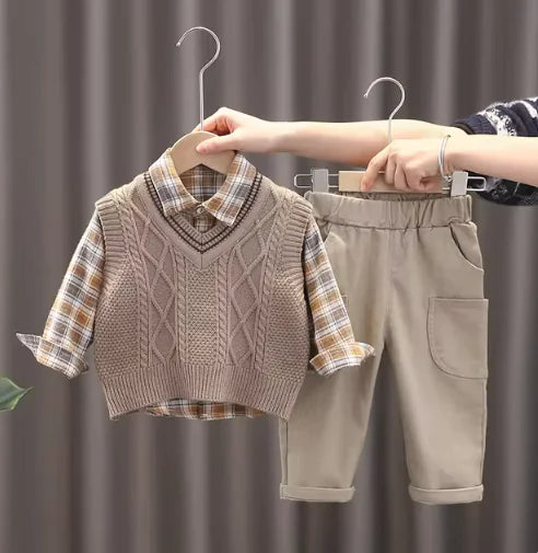 Top and pants for boys